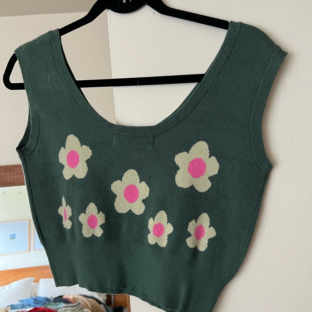 Green trendy crop sweater - great to layer